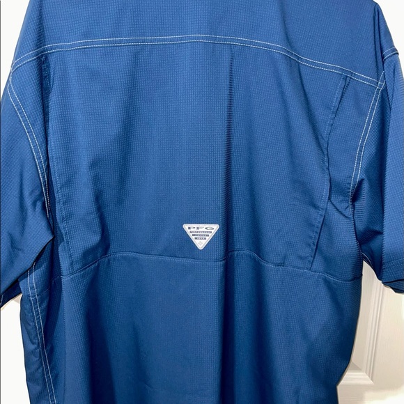 XL NEW w/o tags Columbia PFG short-sleeved button-up short. - Picture 2 of 3